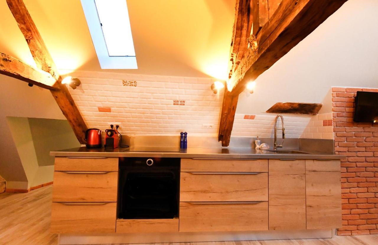 Apartamento Loft Sous Les Combles - Loft Under The Rafter Rodez Exterior foto